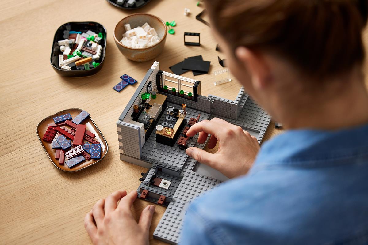 LEGO® Creator Expert - Queer Eye - Loft-ul celor 5 fabuloși 10291, 974 de piese