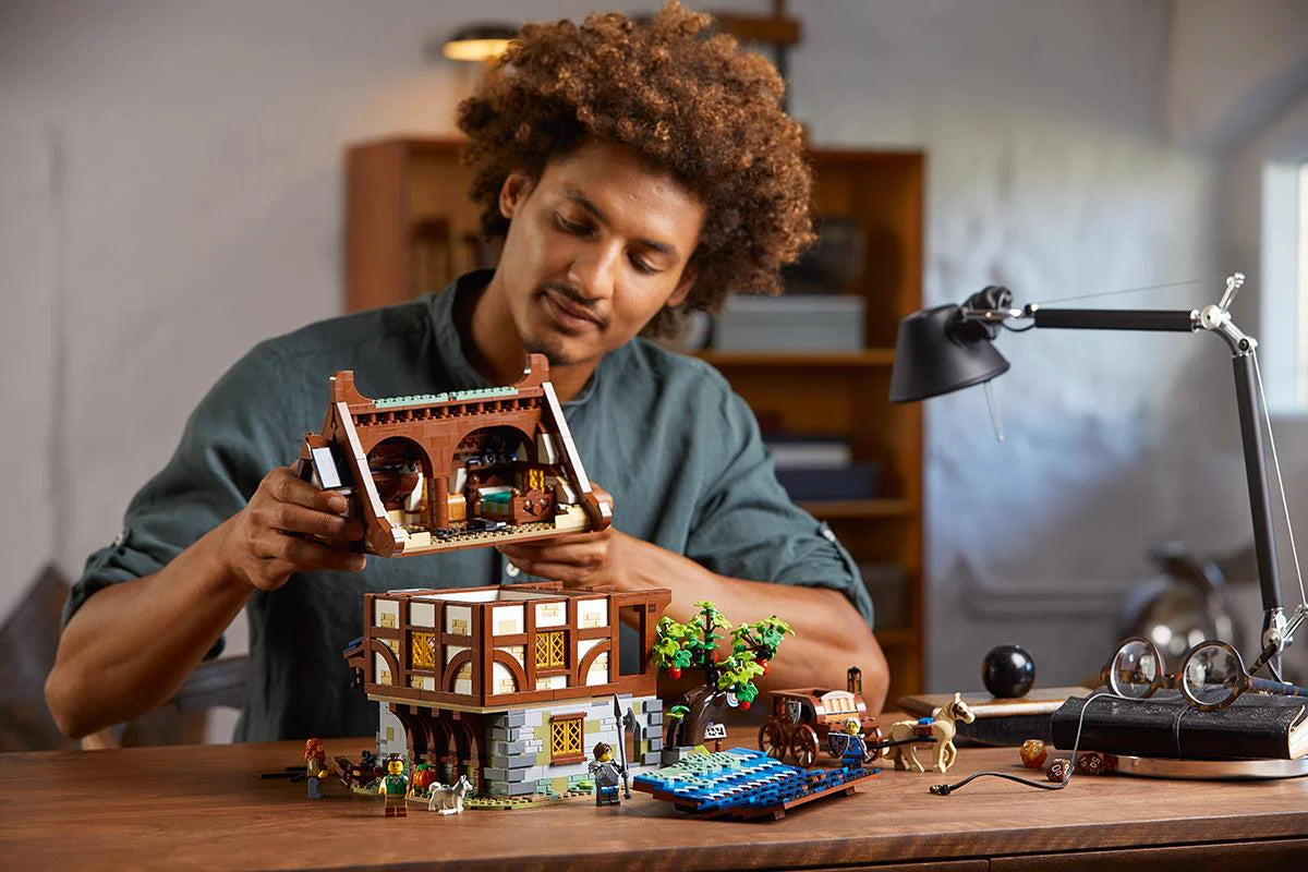 LEGO® Ideas - Forjă medievală 21325, 2164 piese