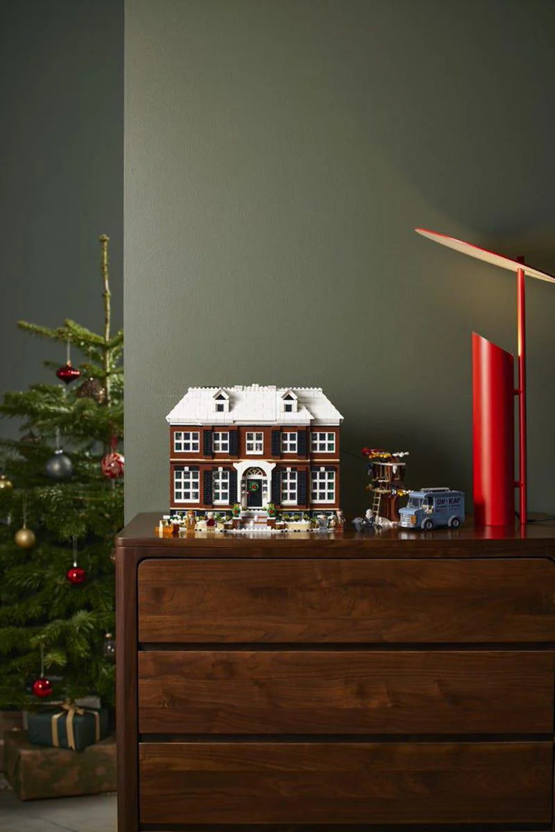 LEGO® Ideas - Singur Acasă 21330, 3955 piese