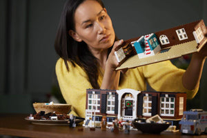 LEGO® Ideas - Singur Acasă 21330, 3955 piese