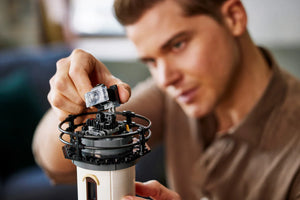 LEGO® Ideas - Far motorizat 21335, 2065 piese