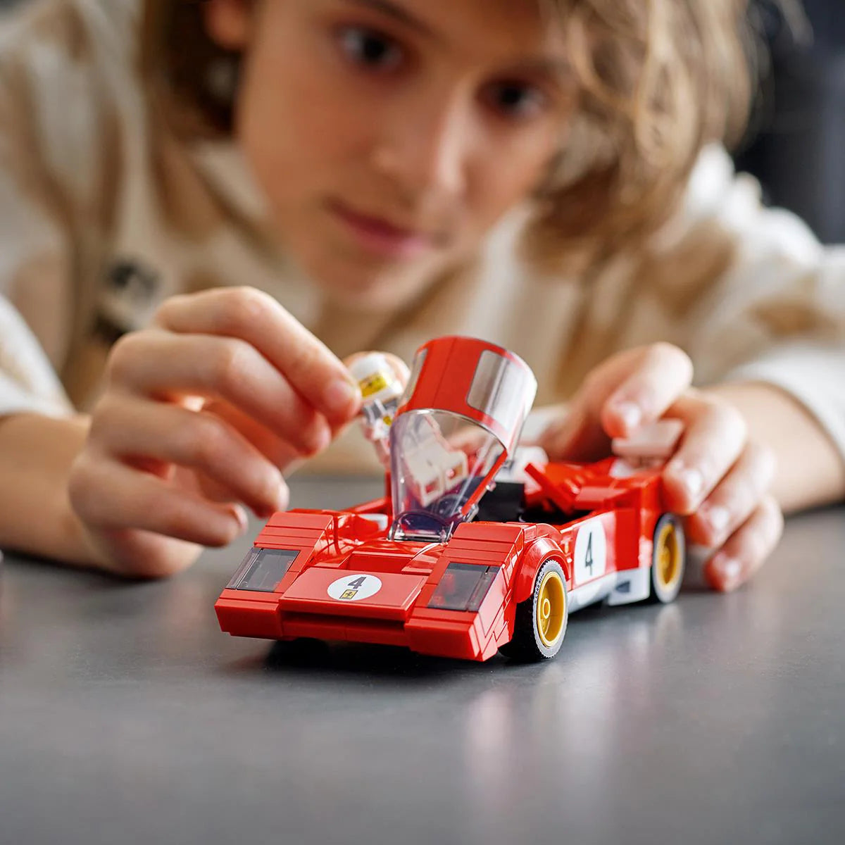 LEGO® Campionii Vitezei - Ferrari 512 M din 1970 76906, 291 de piese