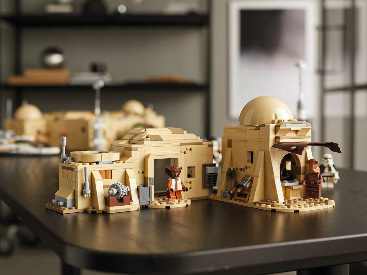 LEGO® Star Wars - Cantina Mos Eisley 75290, 3187 piese