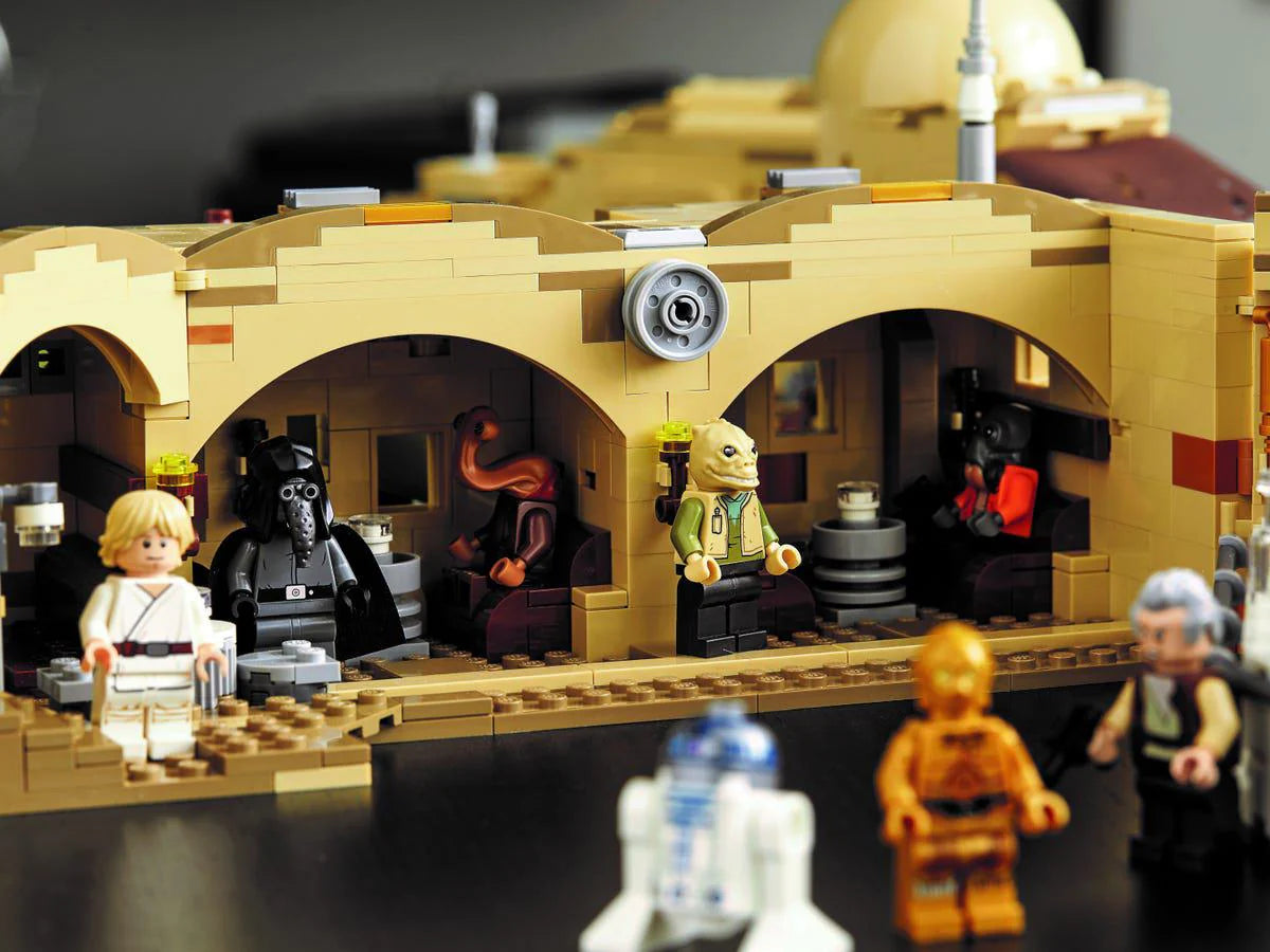 LEGO® Star Wars - Cantina Mos Eisley 75290, 3187 piese