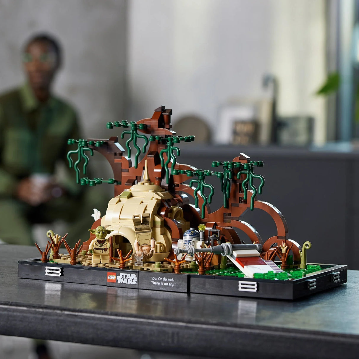 LEGO® Star Wars™ - Diorama de antrenament Jedi Dagobah™ 75330, 1000 de piese