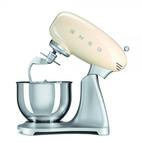 Mixer cu bol Smeg SMF02CREU, 800W, 4,8 l, Cremă/Argintiu