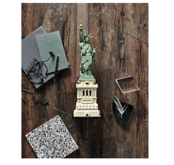 LEGO® Architecture, Statuia Libertății 21042, 1685 de piese